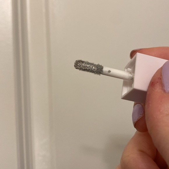 Liquid eyeshadow and highlighter - Picture 3 of 4